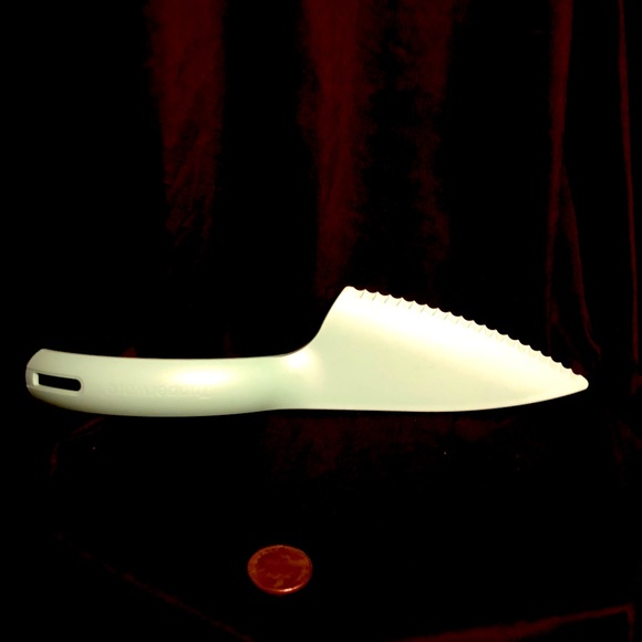 🧡🧡Tupperware pie server - Picture 3 of 3